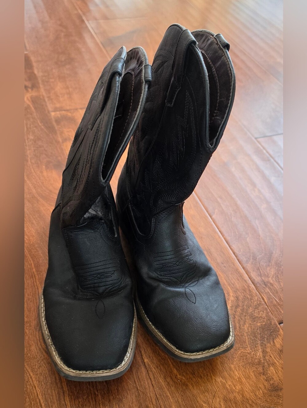 Classic Black Men's Western Boots - Stylish Cowboy Work Boot